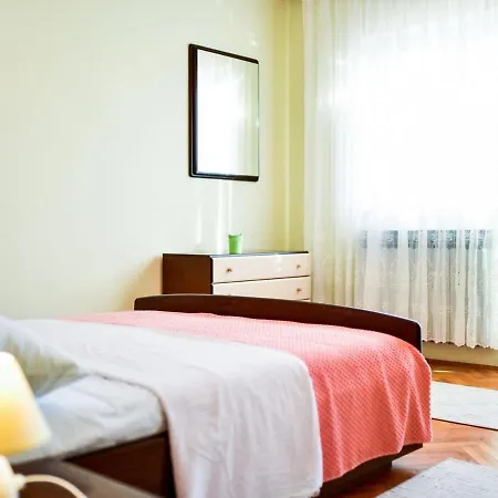 Spacious First Floor With Private Swimming Pool, Great Covered Terrace Apartment Posedarje