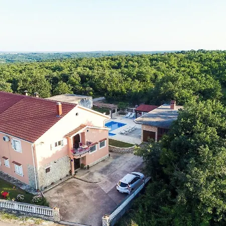 Spacious First Floor With Private Swimming Pool, Great Covered Terrace Apartment Posedarje
