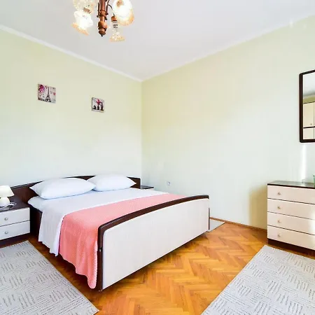 Spacious First Floor With Private Swimming Pool, Great Covered Terrace Apartment